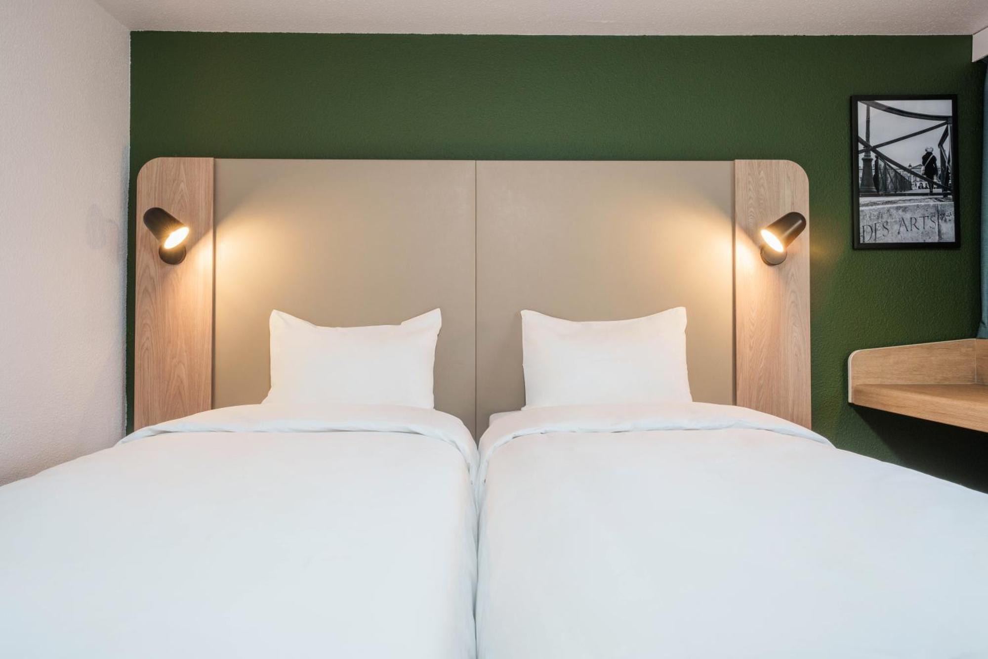Standard Room - 2 Single Beds,1632206316:JPEG